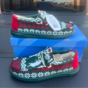 New Hey Dude Men's Size 12 Wally Holiday Cheers Green & Red Christmas Slip On